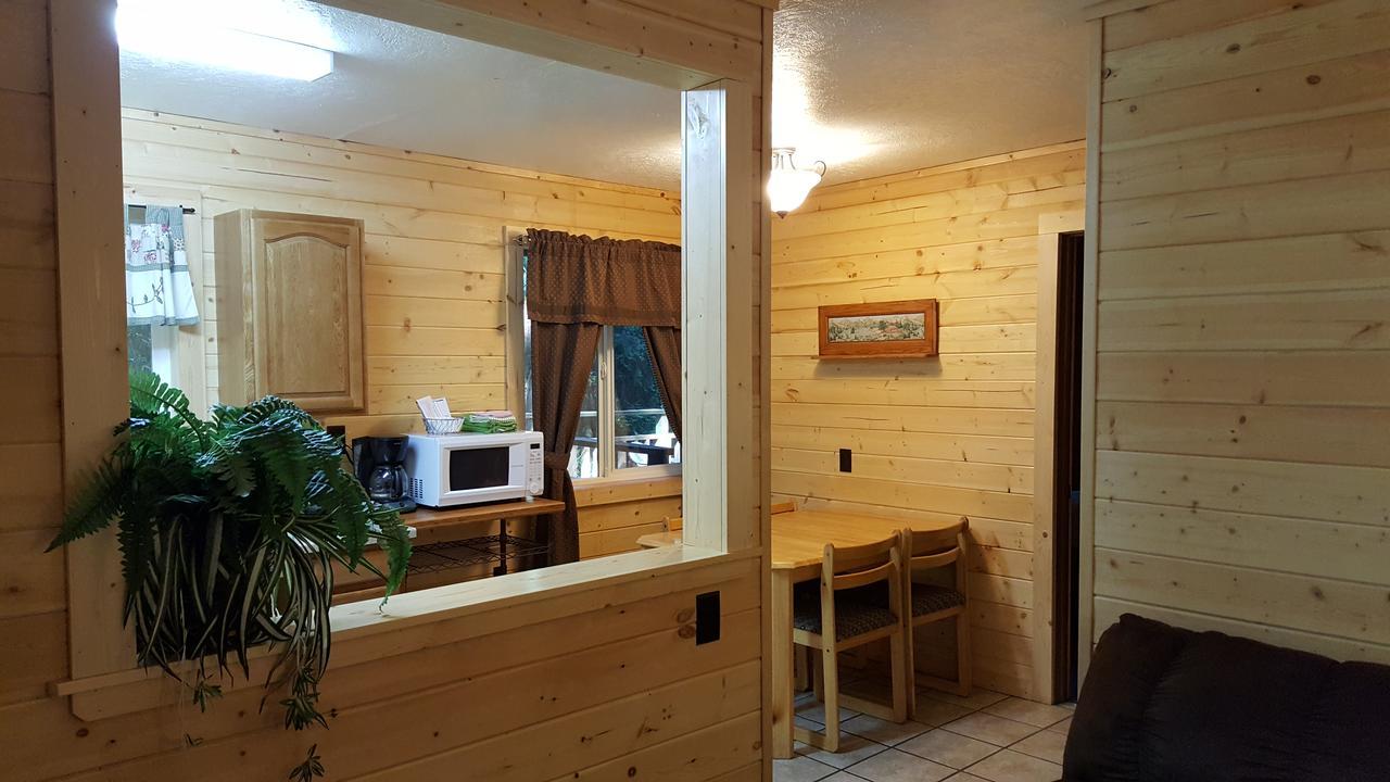 Emerald Forest Cabins Trinidad Luaran gambar